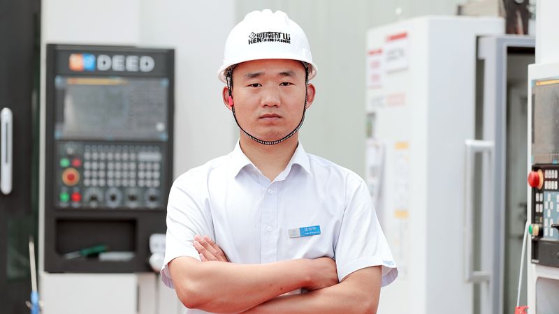 致敬楷模！河南1929cc精加工车间连尚华