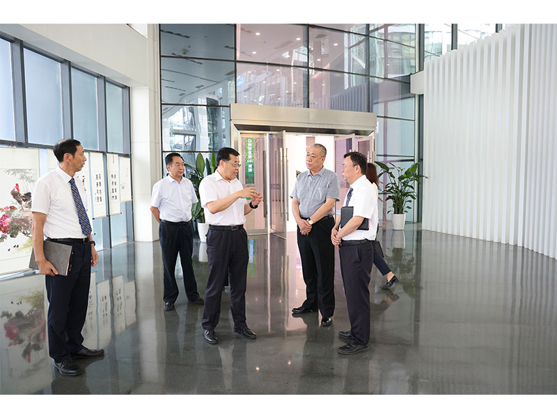 河南1929cc首创人、党委书记崔培军一行到访郑煤机、洛轴进行商务互换