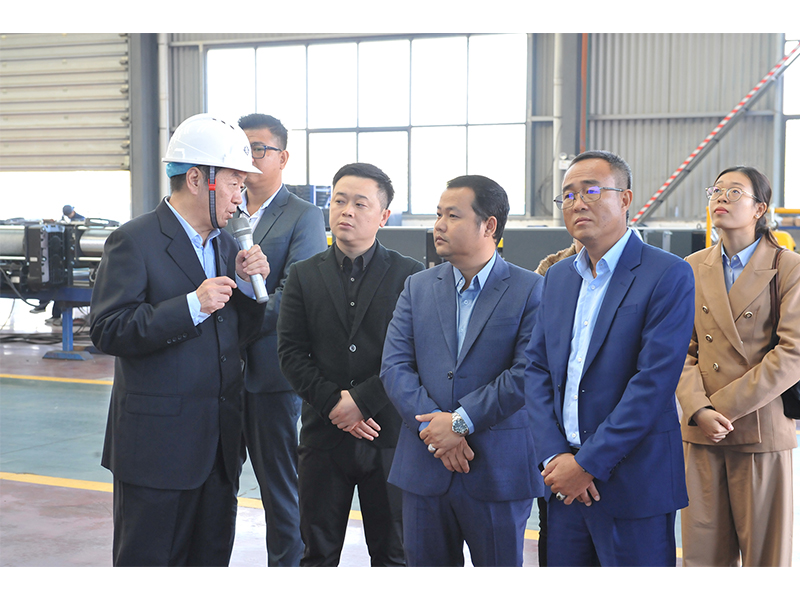 简讯｜柬埔寨波罗勉省省长苏玛琳一行光临河南1929cc智能产业园参观互换